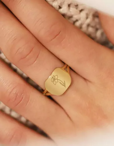 Bague Rectangle Or Fleur de Naissance