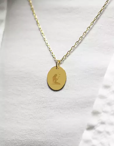 M&eacute;daille Ovale M Embl&egrave;me Zodiaque en Or &agrave; Personnaliser