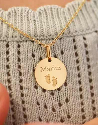 M&eacute;daille Ronde Or Empreintes Pieds Personnalisable